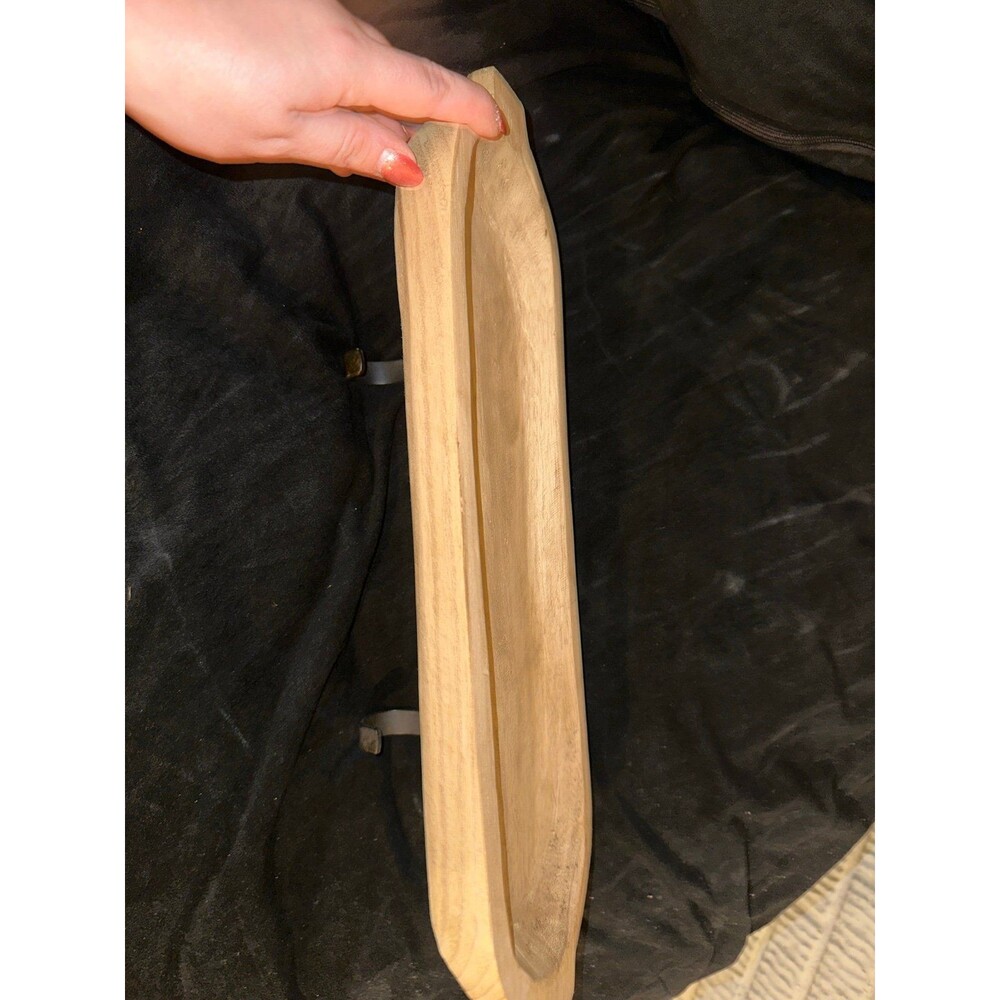 Wall shelf with hooks